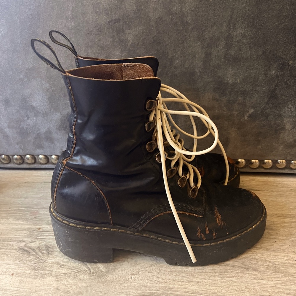 Vintage doc Martens women’s size 7